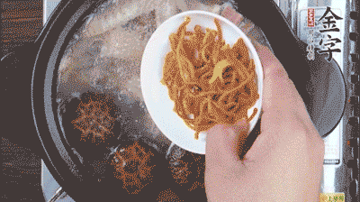 放蟲草花再煮10分鐘。