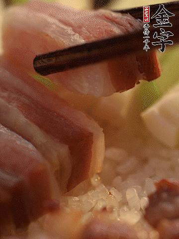 轉(zhuǎn)小火，繼續(xù)蓋蓋子燜2-3分鐘。