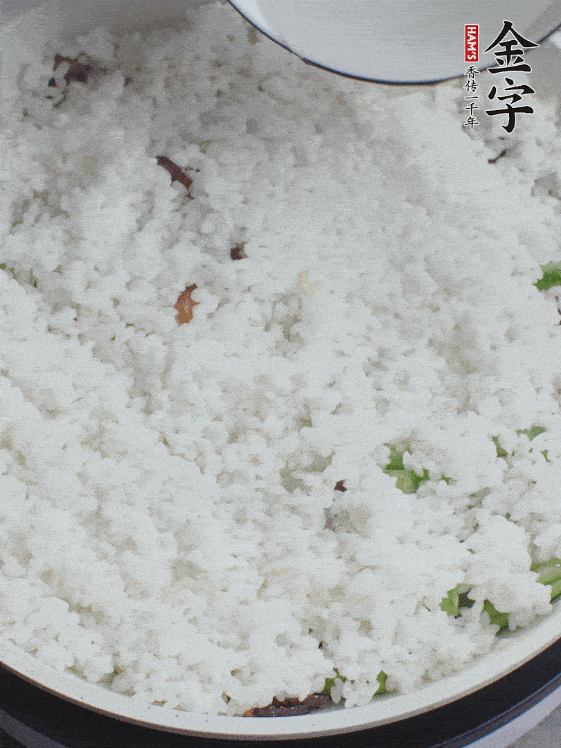 放一碗水，蓋蓋燜煮。