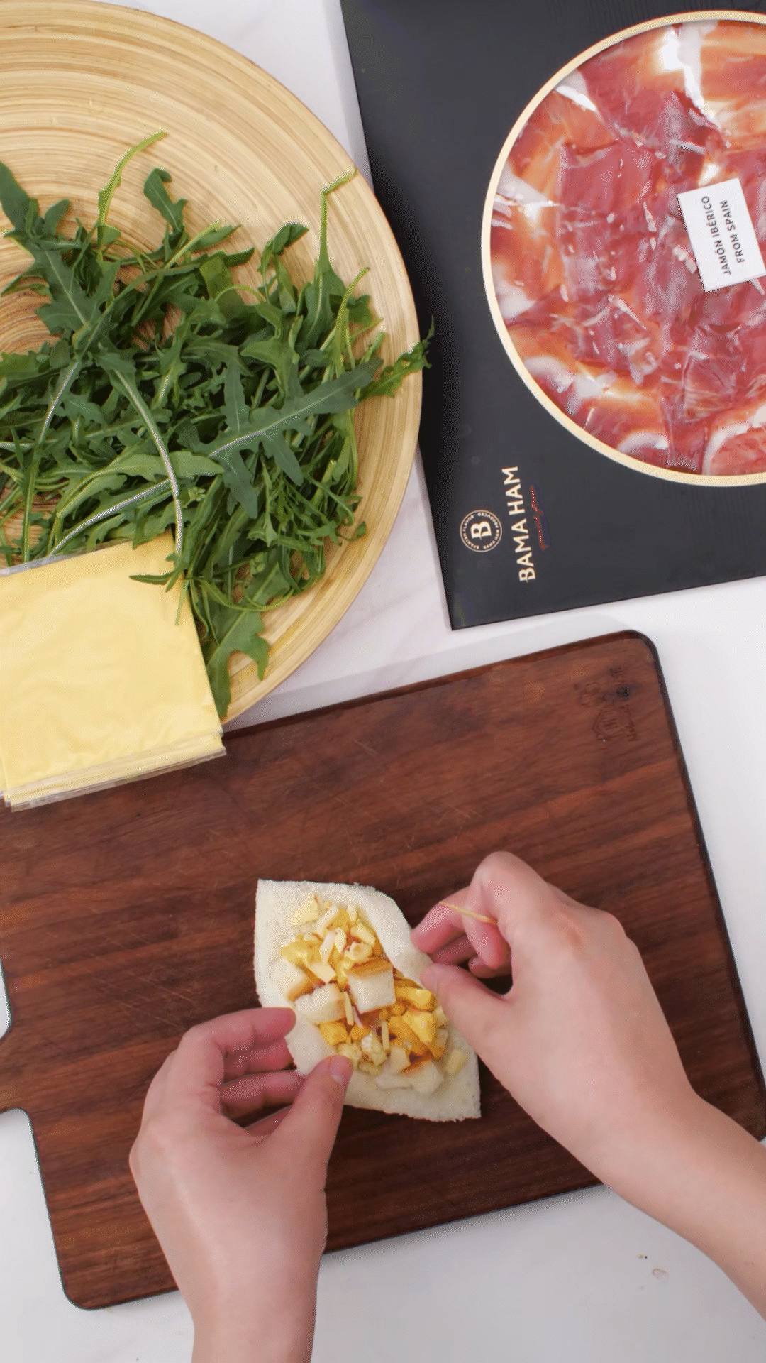 一片吐司，放一片芝士
