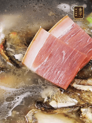 大火燒開，大火煮10~15分鐘。放入切好的豆腐，再煮5分鐘大火燒開，大火煮10~15分鐘。放入切好的豆腐，再煮5分鐘